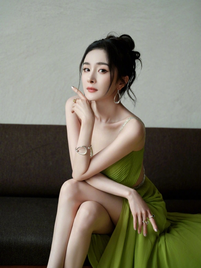 “腰”大模型,活在故事里,正在席卷科技语境